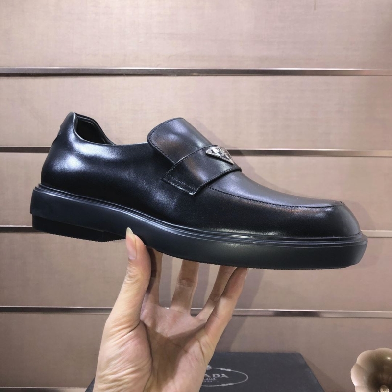 Pra*a leather shoes